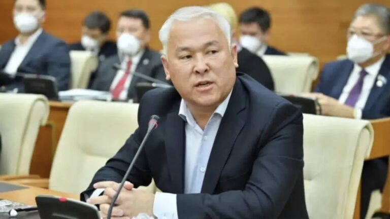 «Фармацевтикалық мафия жаңа дәрілерді кіргізбейді» — Мәжіліс депутаты