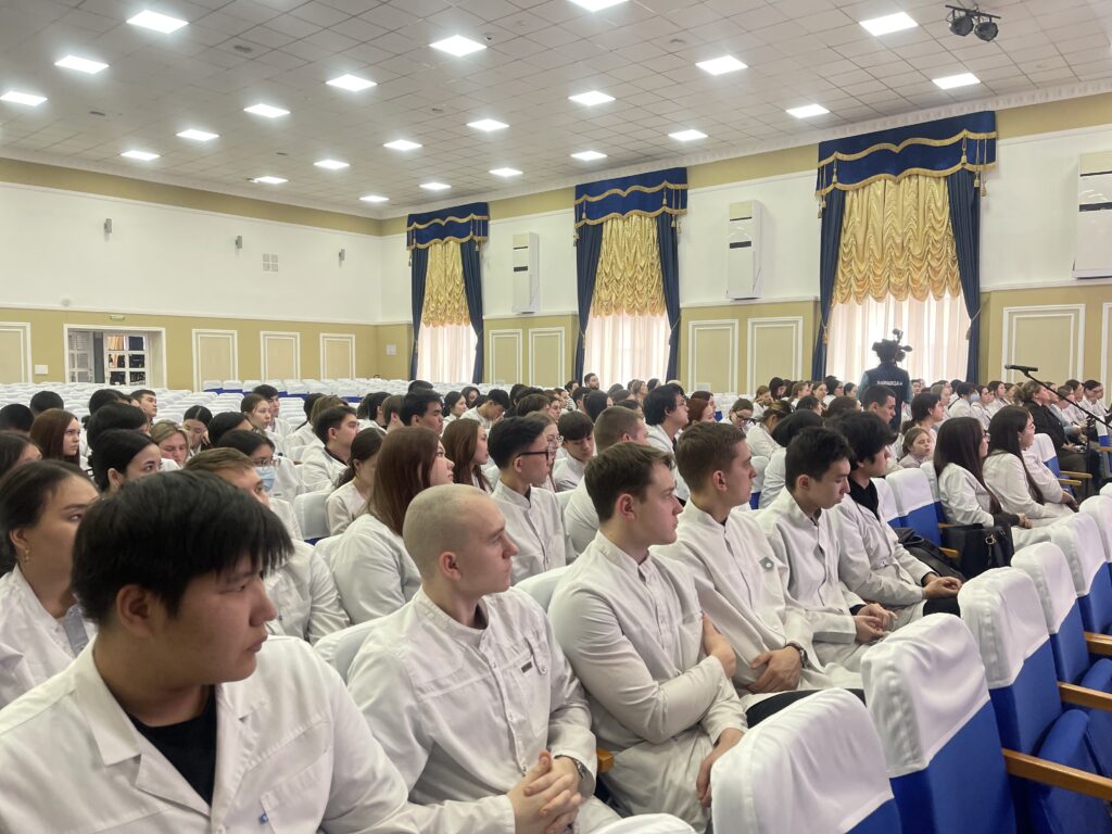 Студенттер